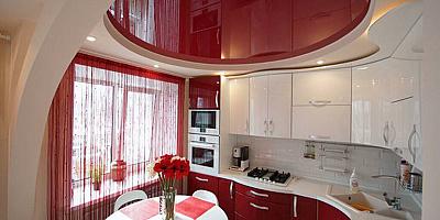 Красный двухуровневый потолок на кухню 10 кв.м